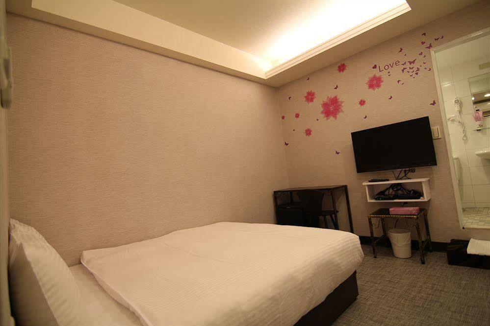 Holiday Fun Hostel 台北市 エクステリア 写真